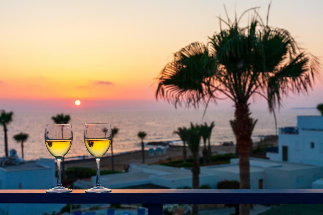 Villa Margo By The Sea Paphos Extérieur photo